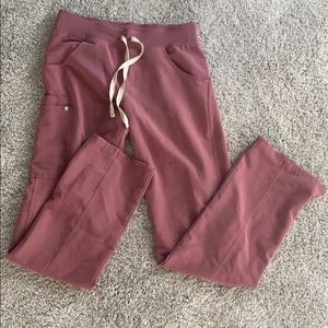 Small, tall mauve figs cargo scrubs